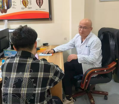 咸宁市|男科医师高朋磊：守护男性健康，专业男科诊疗